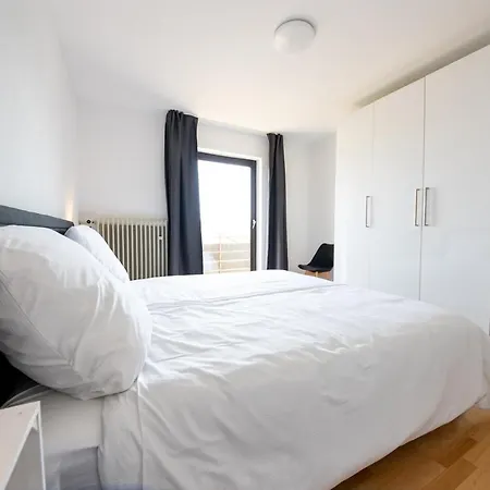 Grosszuegiges Ferienhaus Mit Klimaanlage In Ruhiger Lage *
