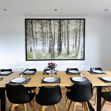 別荘 Grosszuegiges Ferienhaus Mit Klimaanlage In Ruhiger Lage