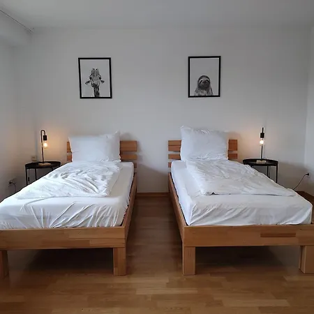 Grosszuegiges Ferienhaus Mit Klimaanlage In Ruhiger Lage 別荘 *